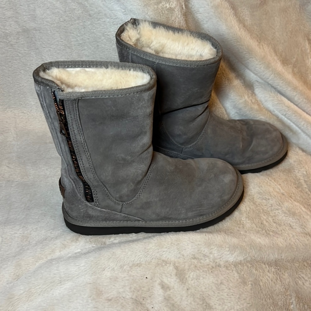 Ugg Boots - zipper on side - taupe - women’s size 7